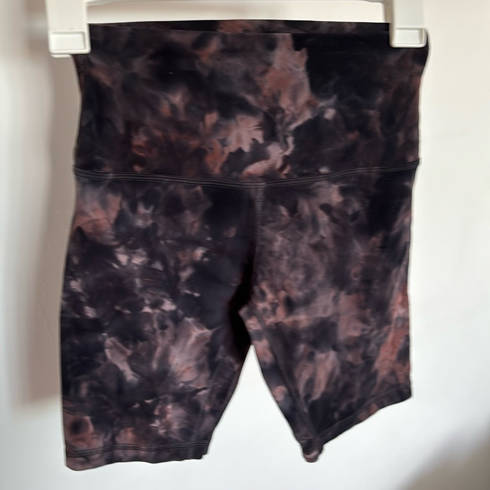 Lululemon biker shorts size small